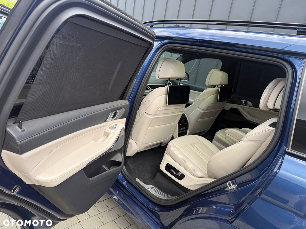 BMW X7 M50d sport - 9
