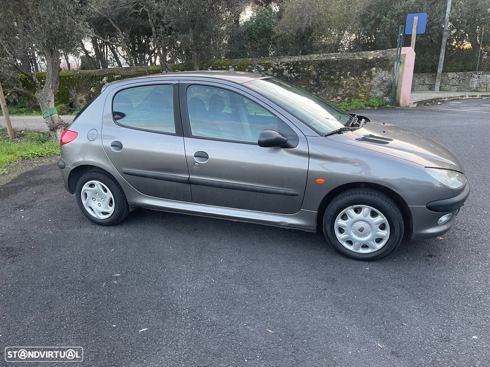 Peugeot 206 1.1 XR - 4