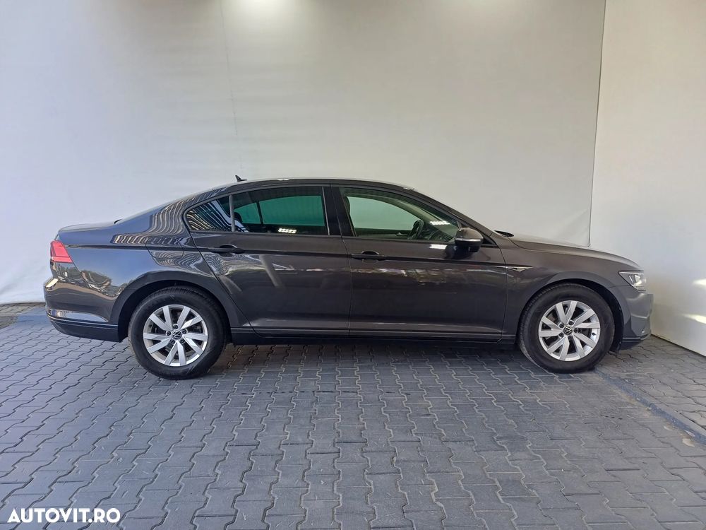 Volkswagen Passat 1.5 TSI ACT DSG Trendline - 31