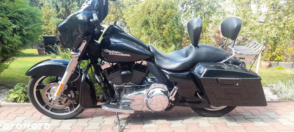Harley-Davidson Touring Street Glide - 2