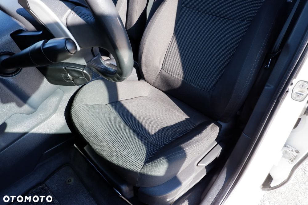 Peugeot 5008 HDI FAP 110 EGS6 Tendance - 26