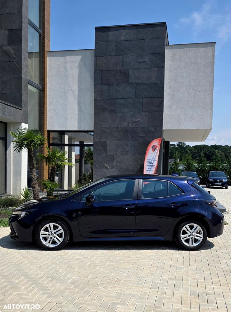 Toyota Corolla 1.8 HSD Business - 11