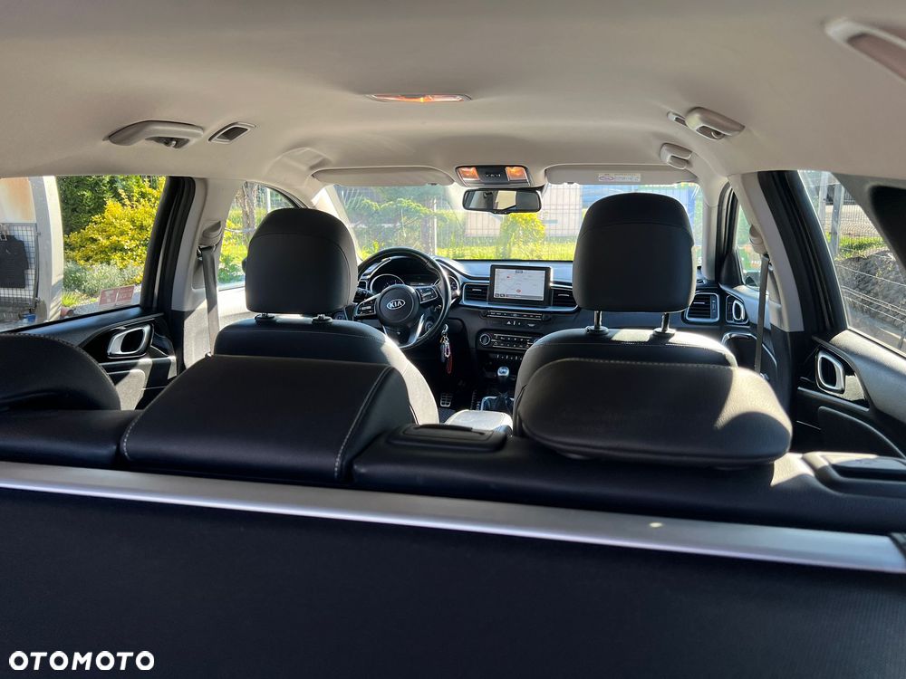 Kia Ceed 1.6 CRDi mHEV L Business Line - 12