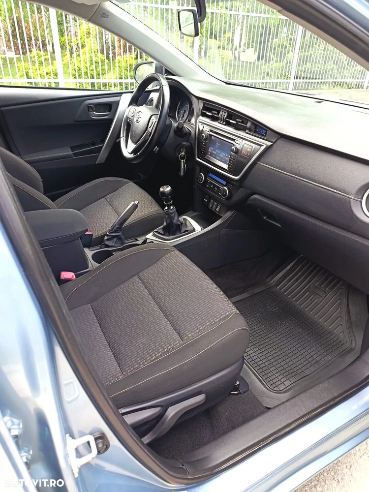 Toyota Auris 2.0 D-4D Edition - 8