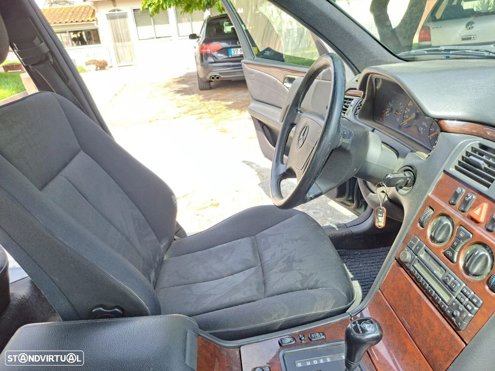 Mercedes-Benz E 300 - 3