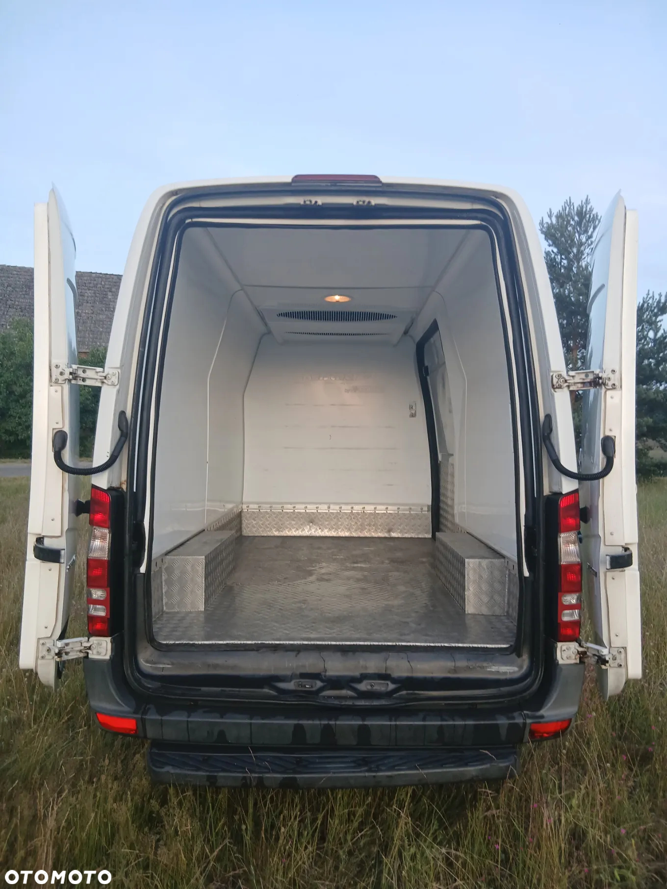 Mercedes-Benz Sprinter - 9
