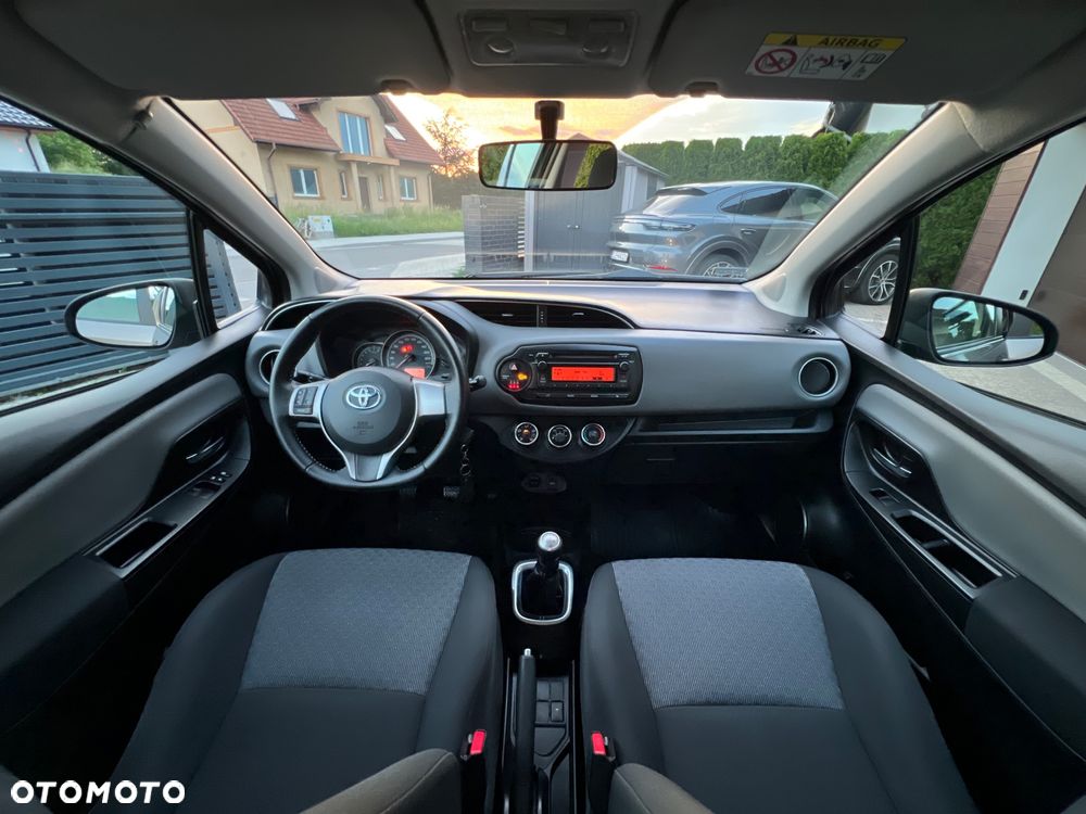 Toyota Yaris 1.0 Premium EU6 - 28