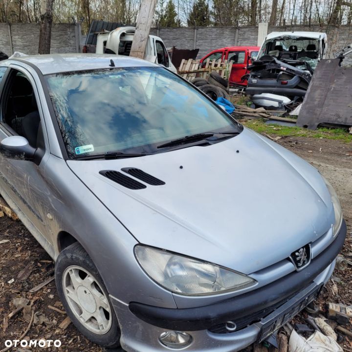 Peugeot 206 Belka zawieszenia tył z ABS i bez ABS - 1