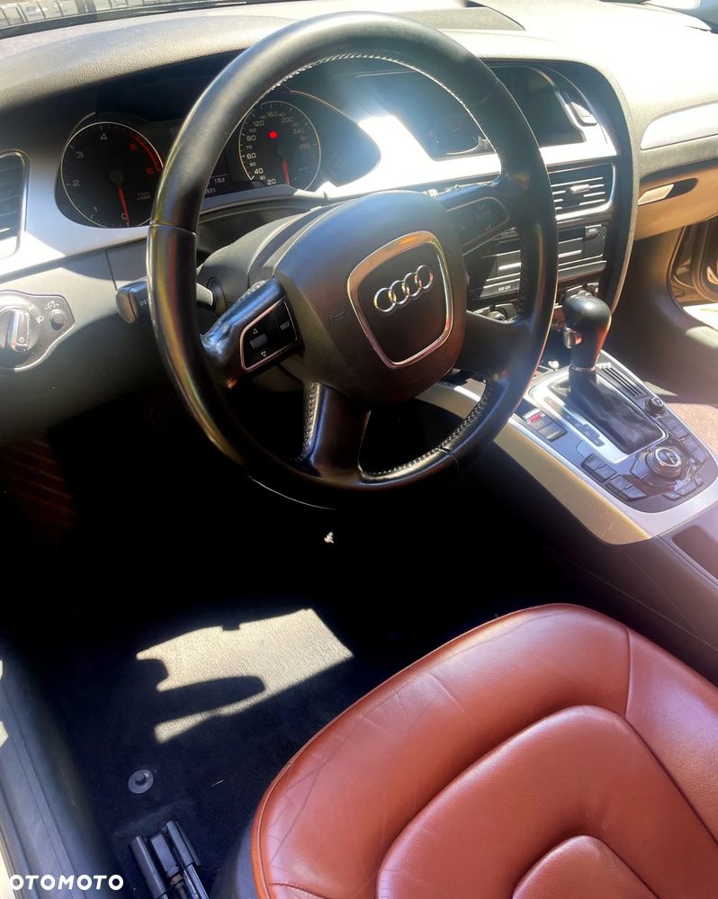 Audi A4 Limousine - 6