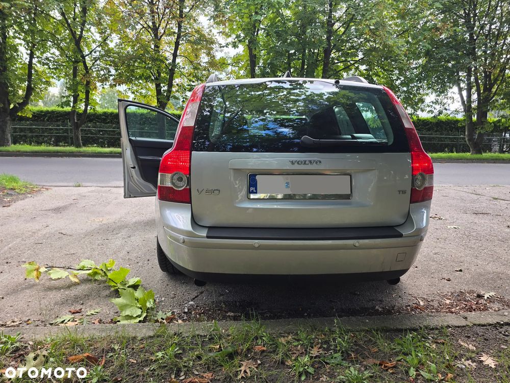 Volvo V50 T5 Momentum - 4