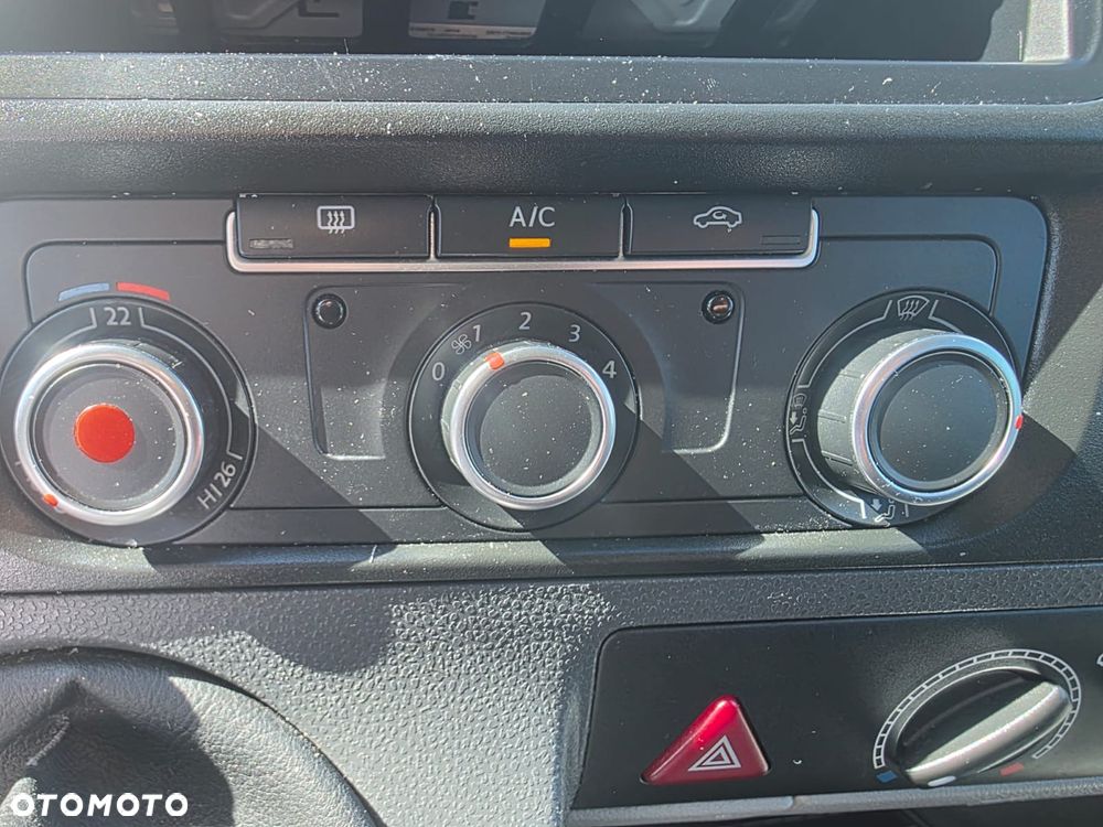 Volkswagen Transporter - 9
