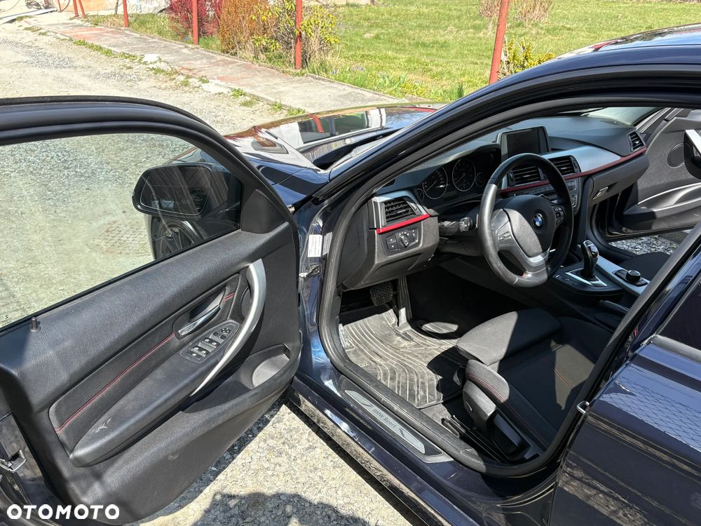 BMW Seria 3 320i Sport Line - 14