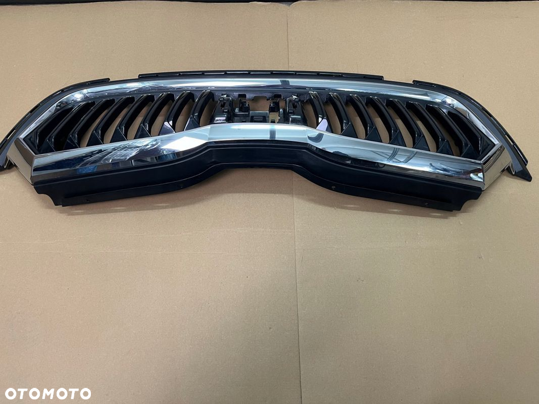 GRILL SKODA OCTAVIA IV ATRAPA ZDERZAKA OCTAVIA IV GRILL 2019-2024 - 6