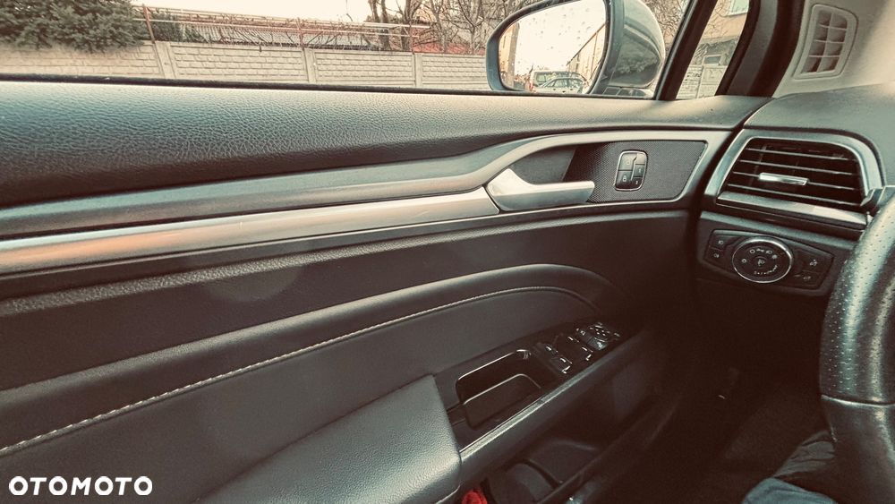 Ford Mondeo 2.0 Hybrid Titanium - 13