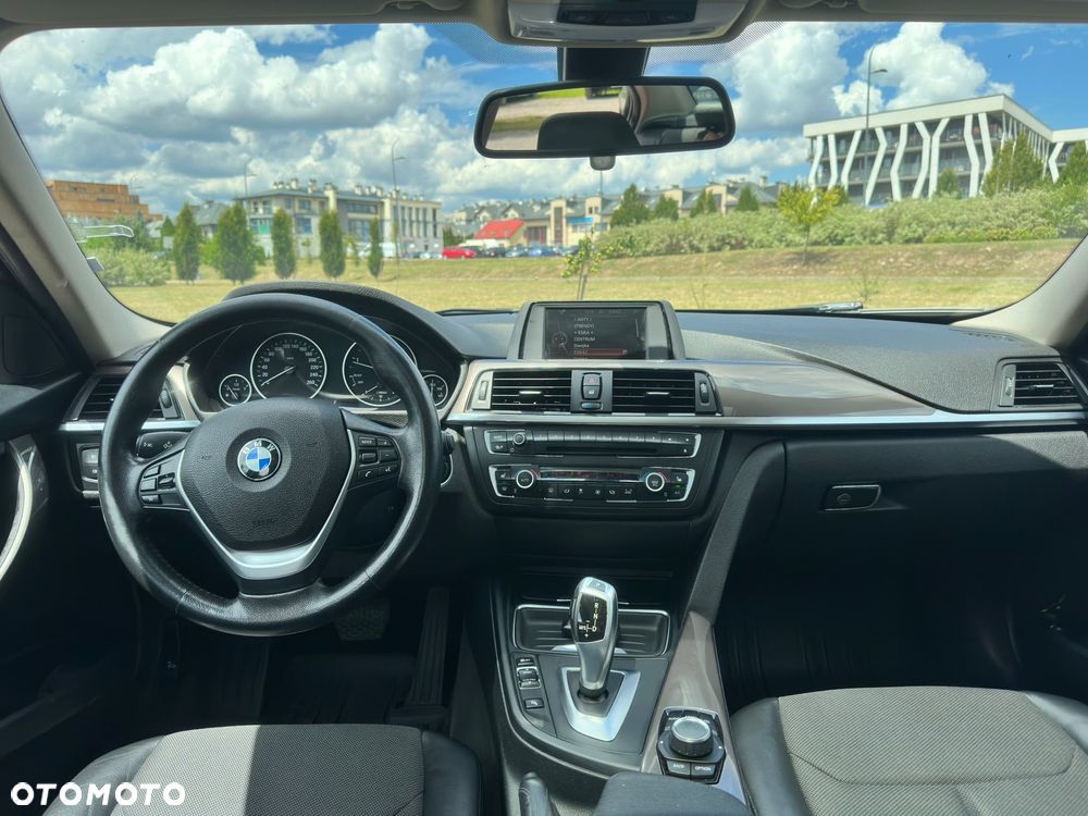 BMW Seria 3 320d Luxury Line - 16