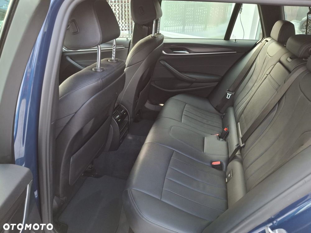 BMW Seria 5 530e M Sport sport - 12