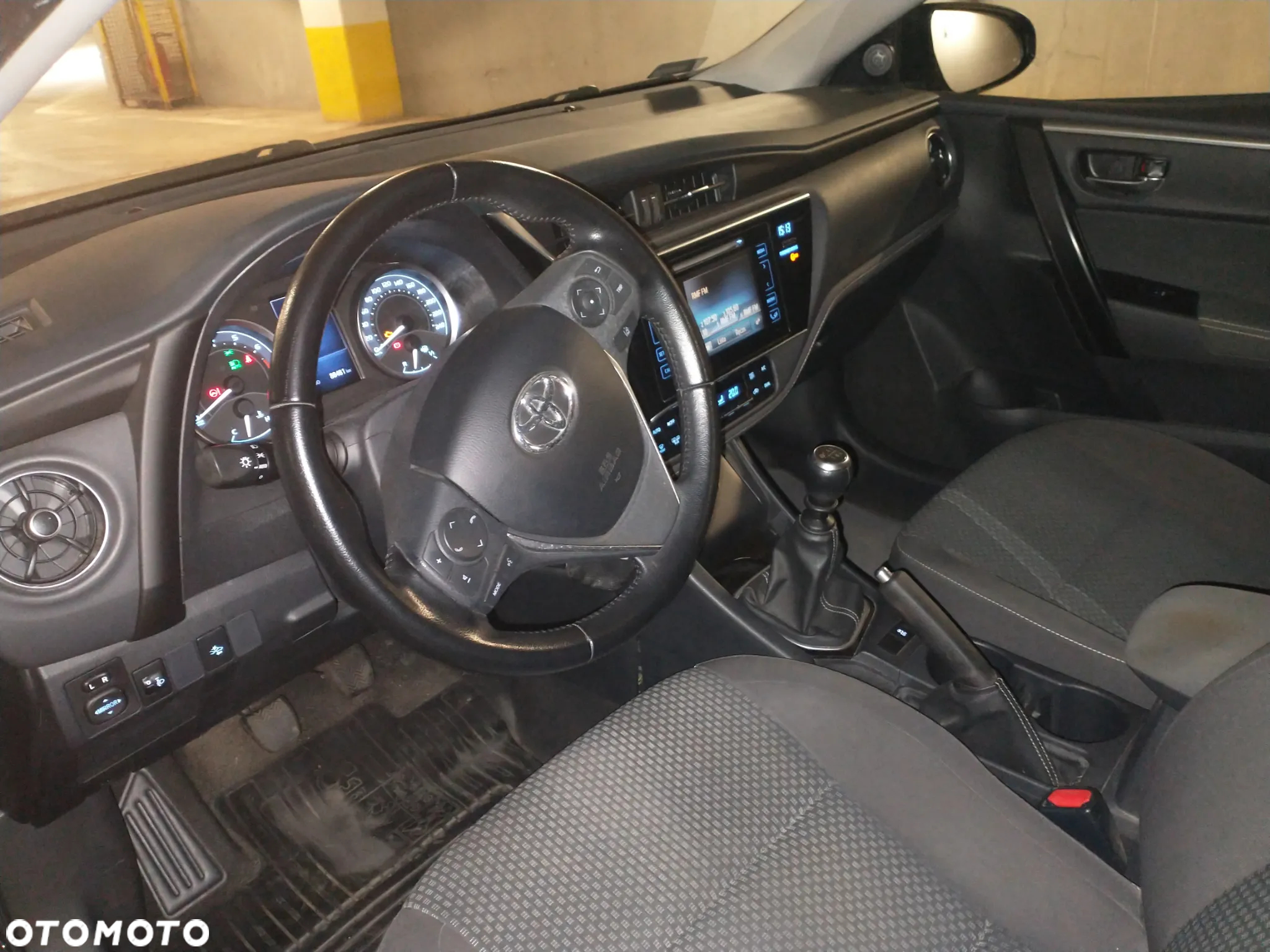 Toyota Corolla 1.6 Comfort - 27