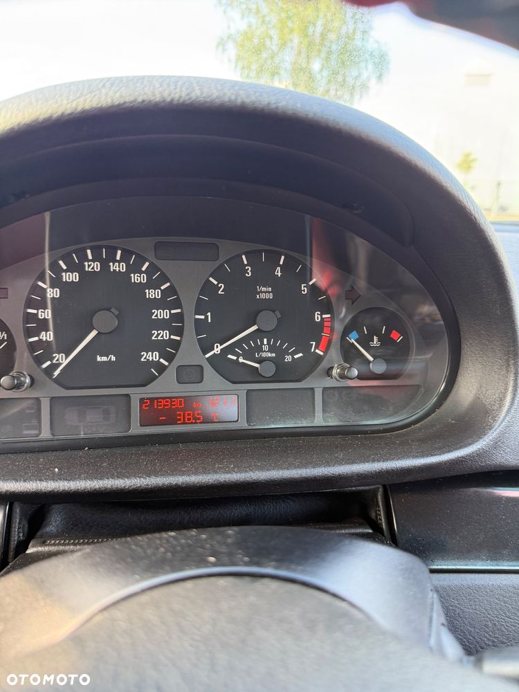 BMW Seria 3 323i - 20