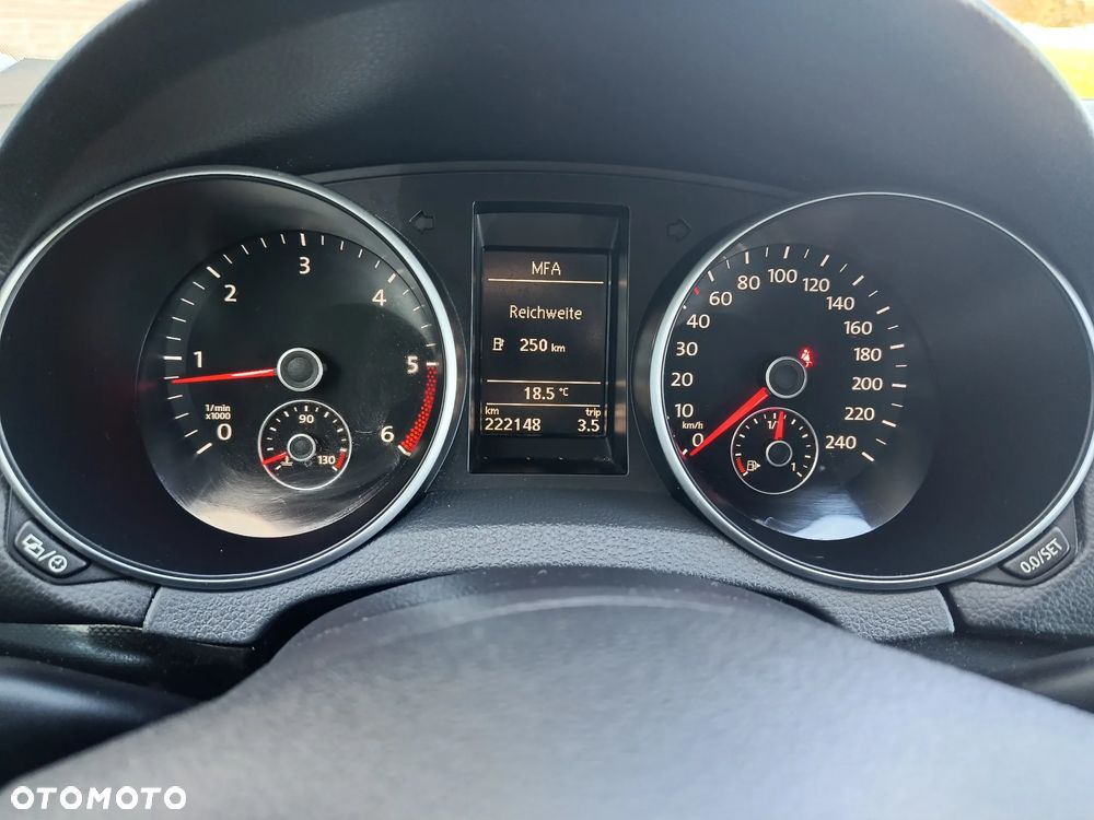Volkswagen Golf 1.6 TDI BlueMotion Technology Comfortline - 21