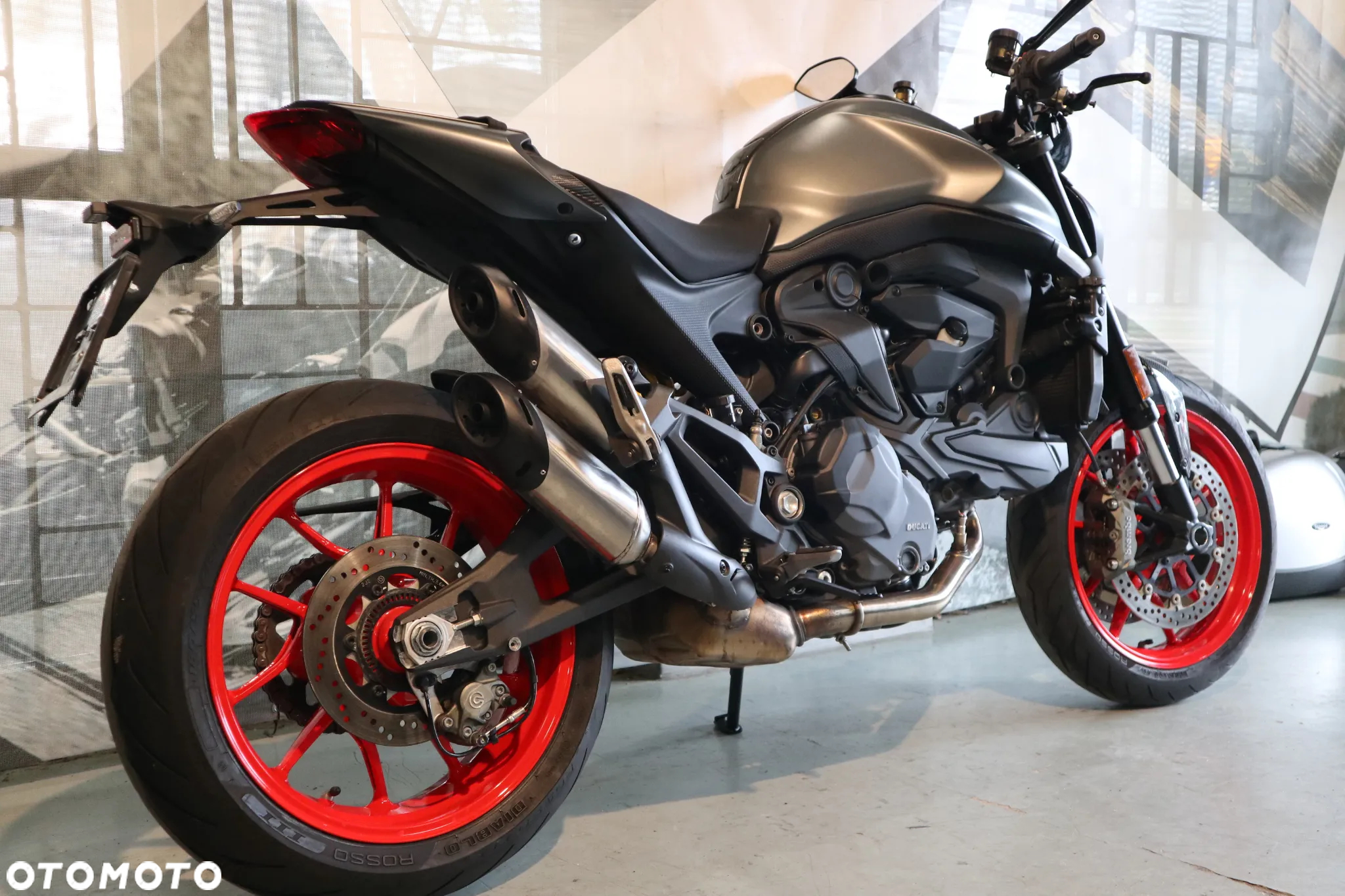 Ducati Monster - 17