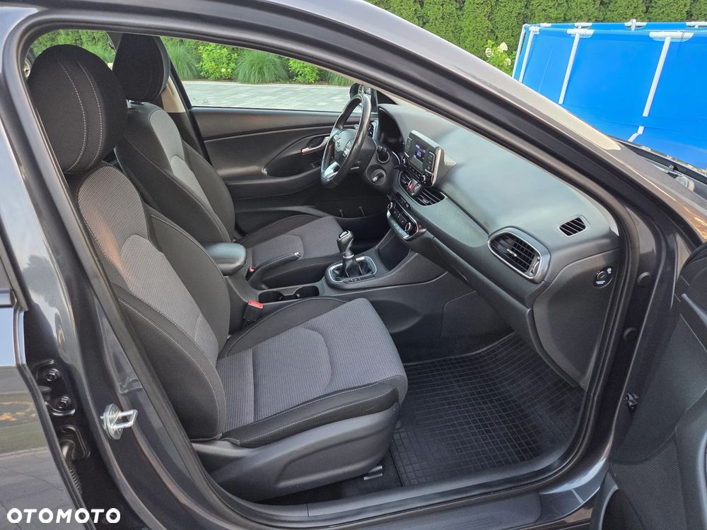 Hyundai i30 1.5 DPI Classic + - 32