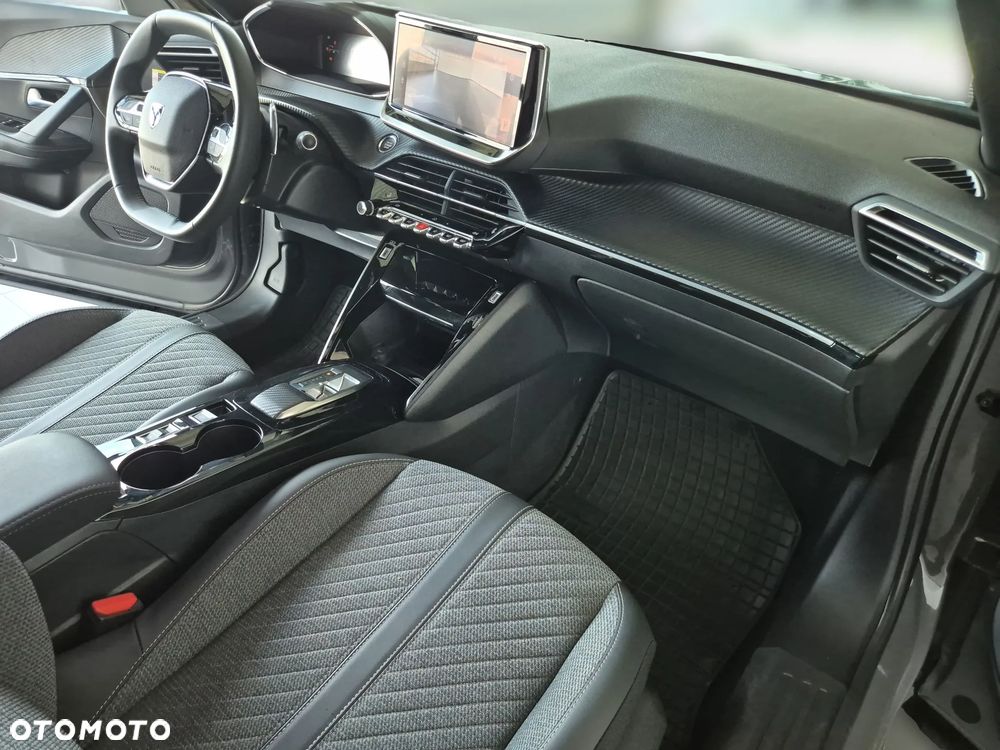 Peugeot 2008 PureTech 130 Allure S&S EAT8 - 28