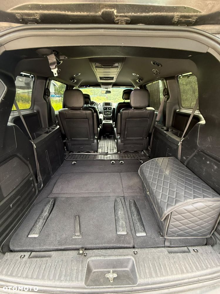 Dodge Grand Caravan 3.6 R/T - 23