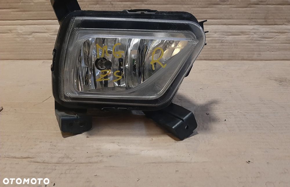 Halogen MG  ZS 2023R prawy  A02005R0100 - 2