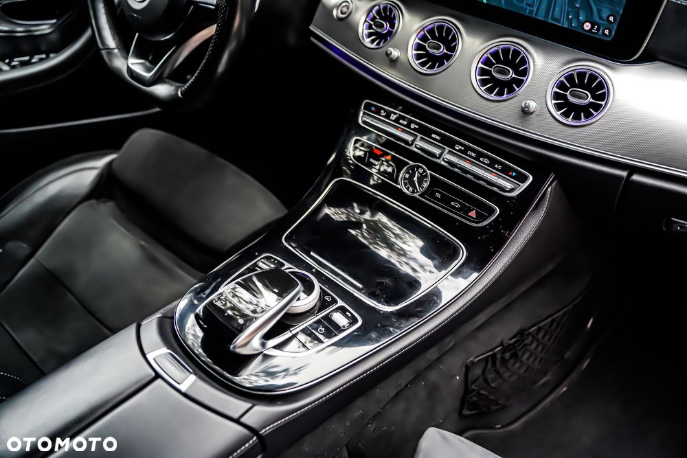 Mercedes-Benz Klasa E 220 d 9G-TRONIC - 23