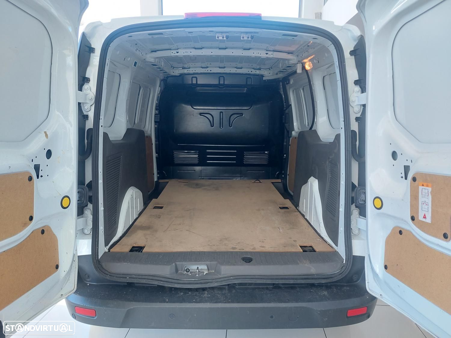 Ford Transit Connect 1.5 TDCI  200 L2 Trend  -  IVA Dedutível - 28