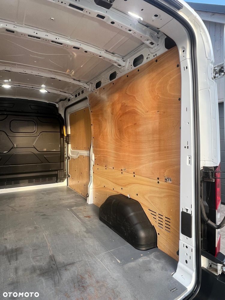 Ford Transit - 22