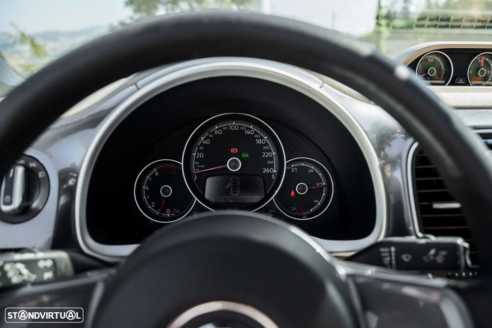 VW New Beetle Cabriolet 1.2 TSI DSG - 29