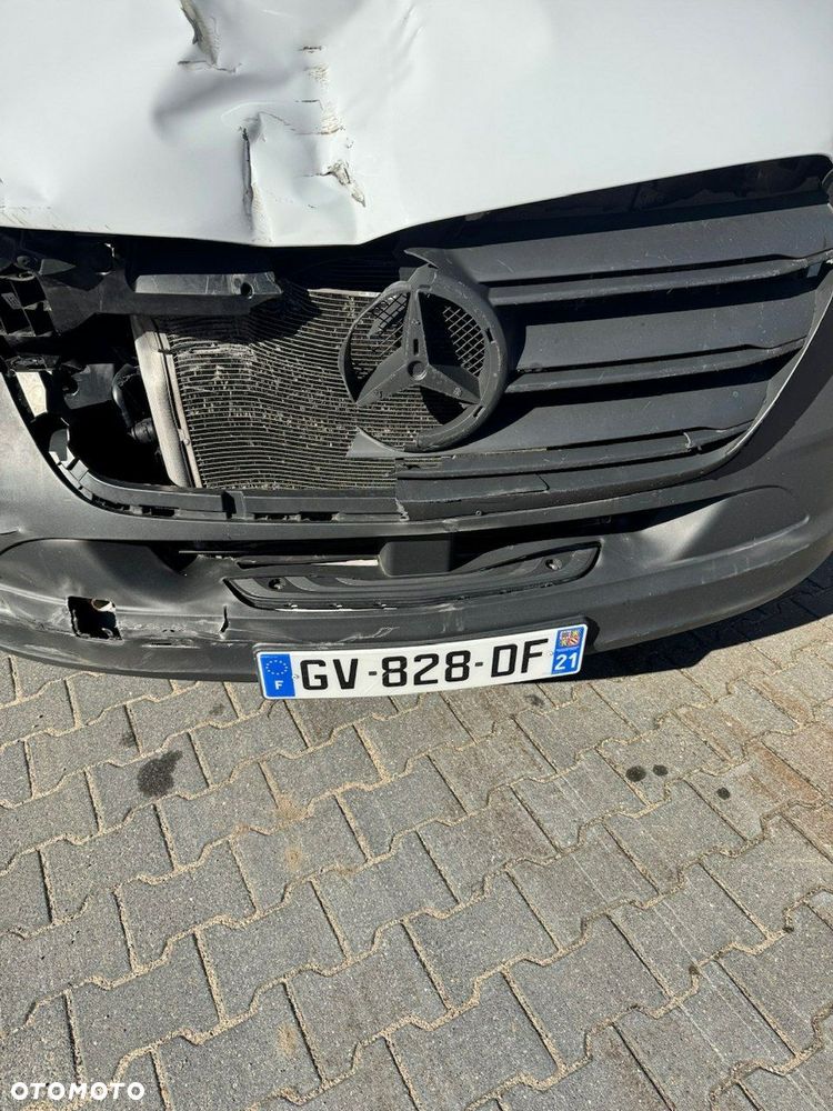 Mercedes-Benz Sprinter - 12