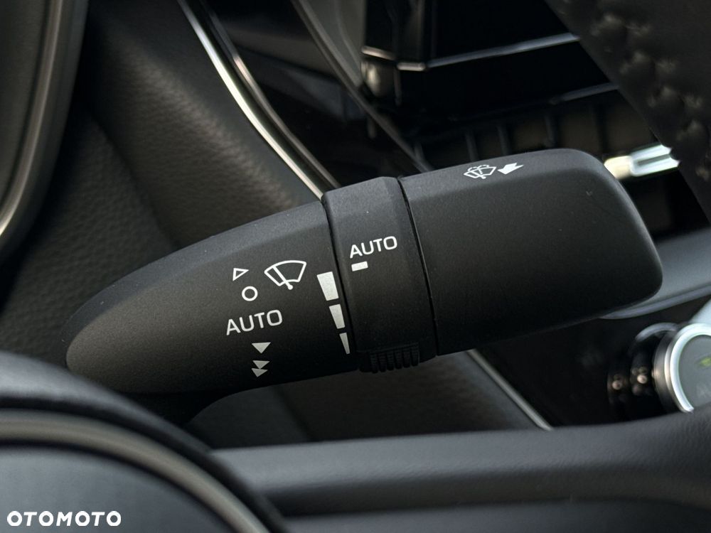 Toyota Corolla 1.8 Hybrid Comfort - 21