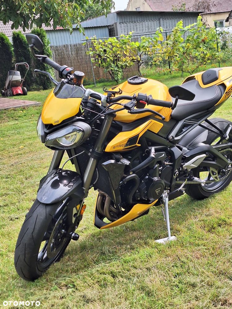 Triumph Street Triple - 21