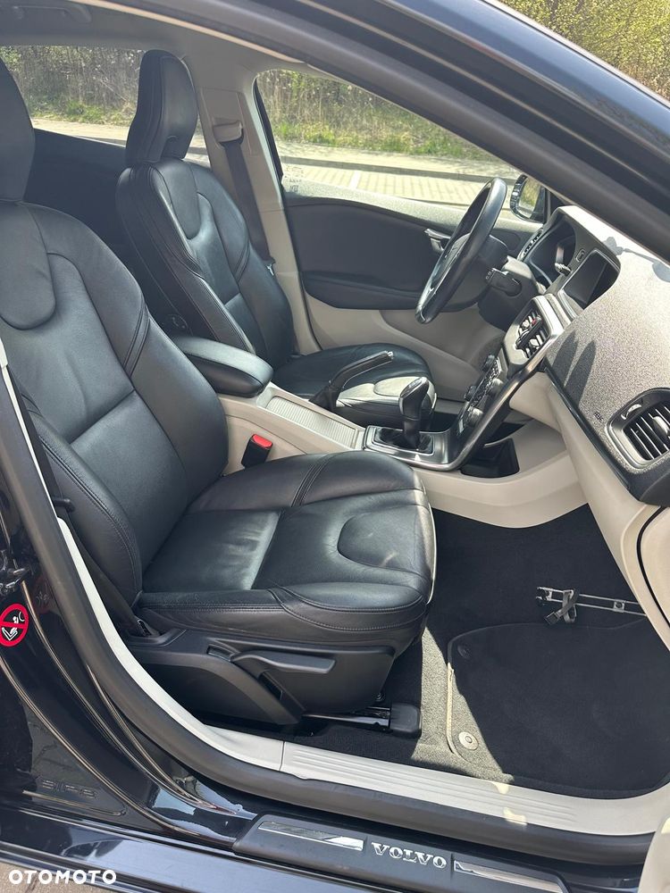 Volvo V40 D3 Summum - 6
