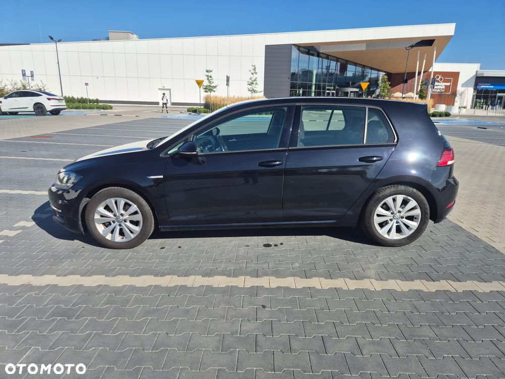 Volkswagen Golf - 6