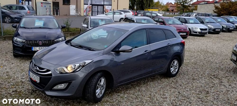 Hyundai i30 1.6 D Premiere Luxury - 8