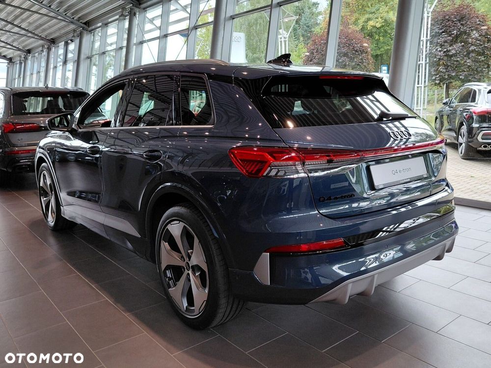 Audi Q4 e-tron - 4