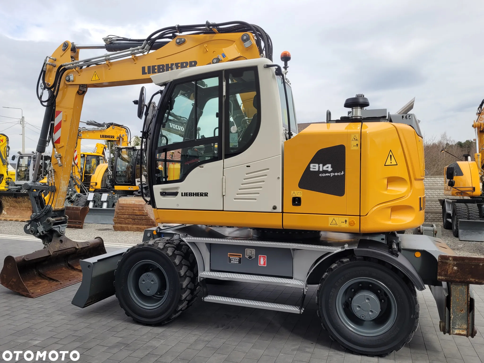 Liebherr A914 compact / 3500h / 2020rok / STAN IDEALNY / - 7