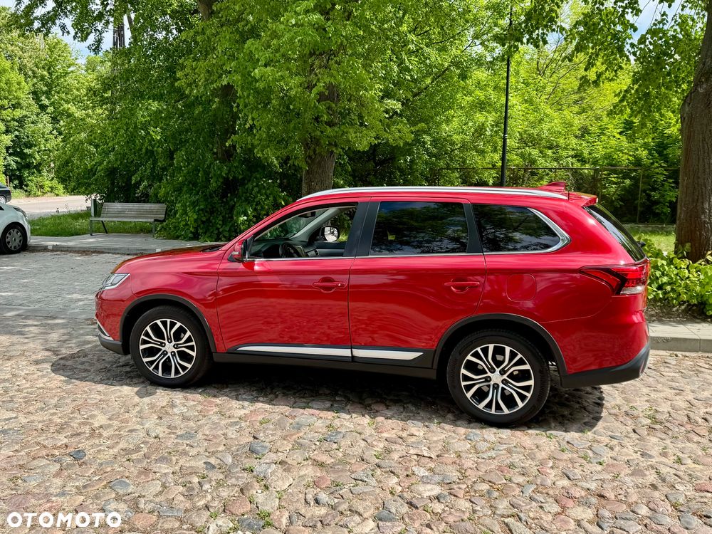 Mitsubishi Outlander - 12