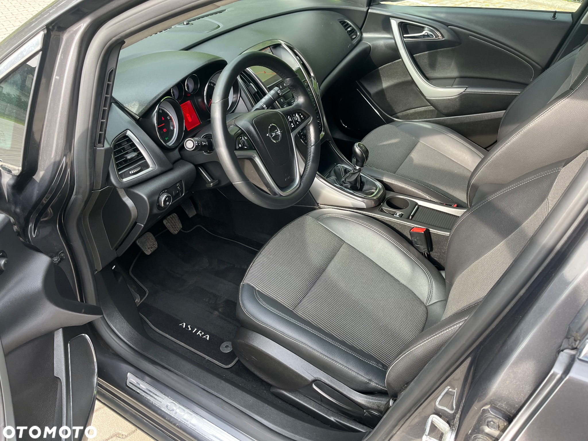 Opel Astra IV 1.7 CDTI Cosmo - 6