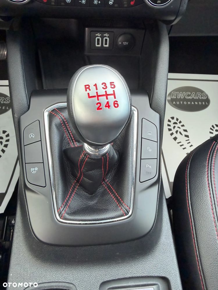 Ford Kuga 1.5 EcoBoost FWD ST-Line - 18