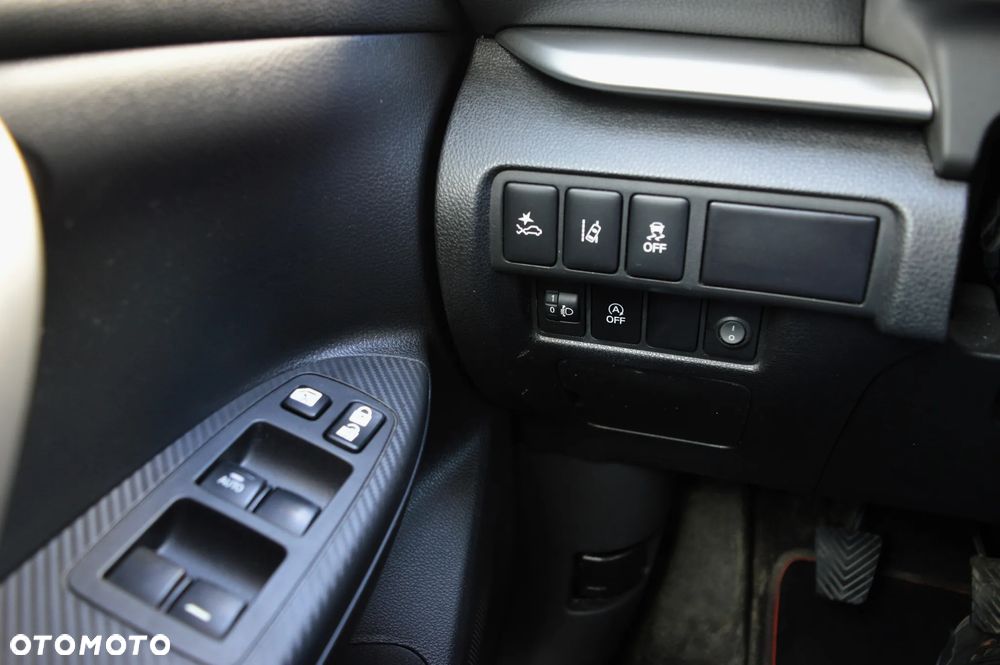 Mitsubishi Eclipse Cross 1.5 T Intense - 25