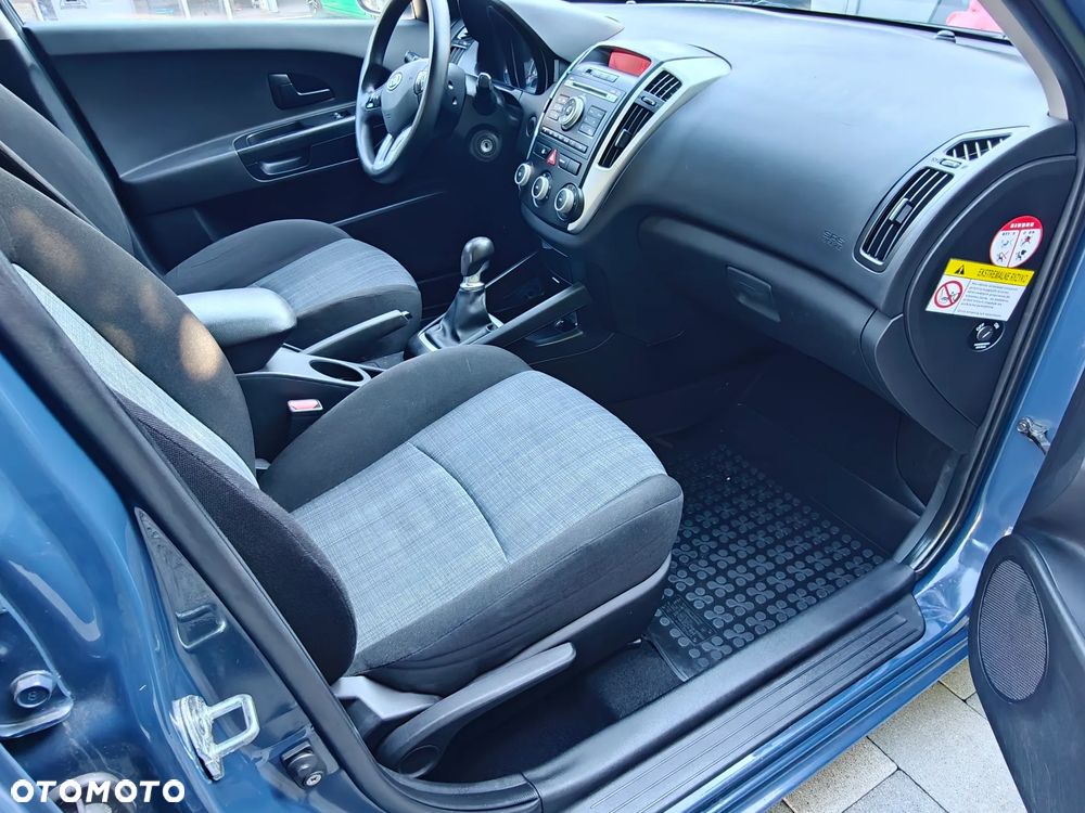 Kia Ceed 1.4 Comfort - 12