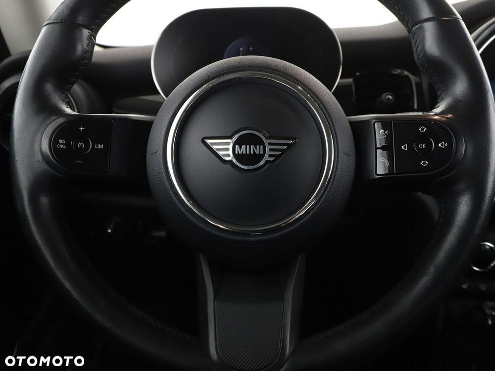 MINI Cooper Essential Trim - 21