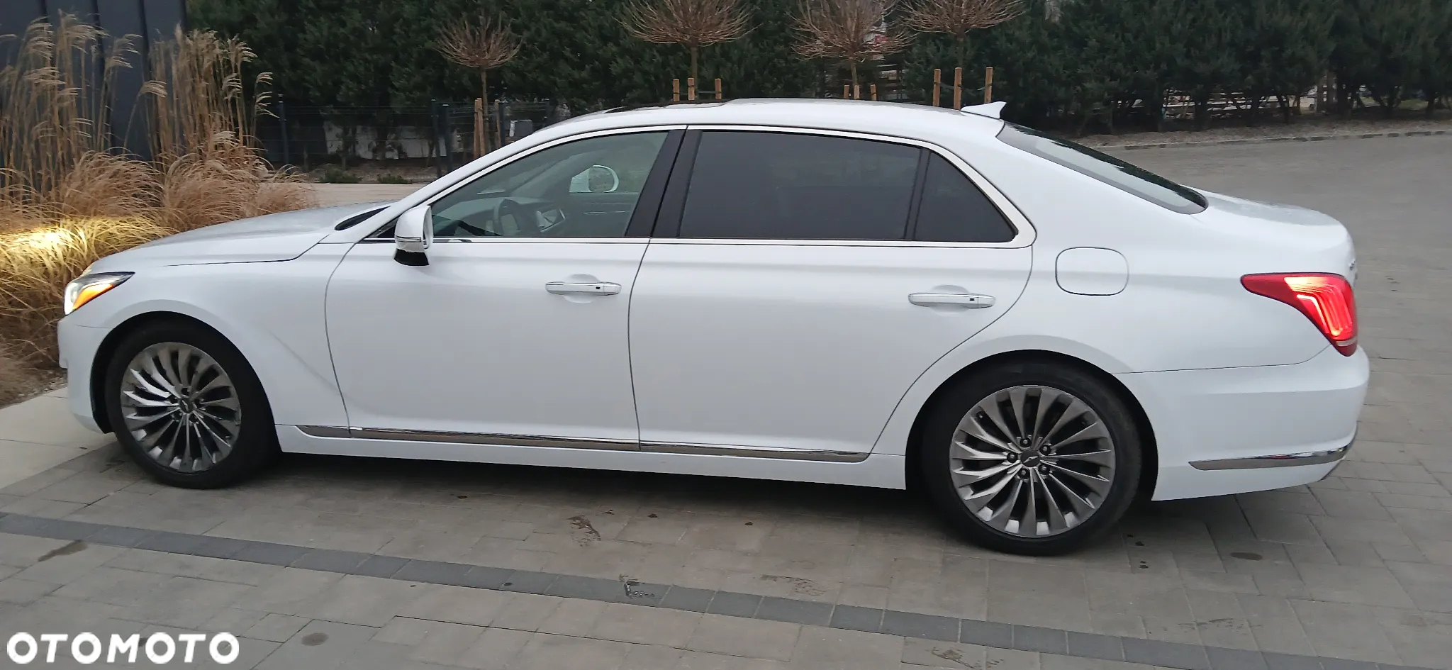 Genesis G90 - 2