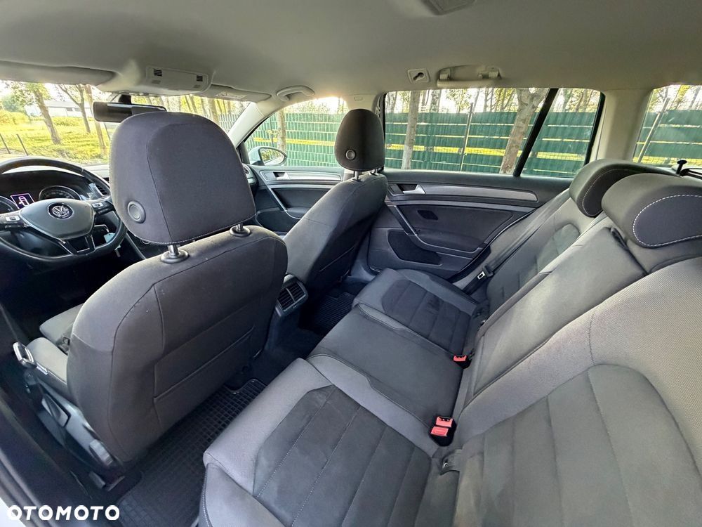 Volkswagen Golf 2.0 TDI SCR DSG Comfortline - 10