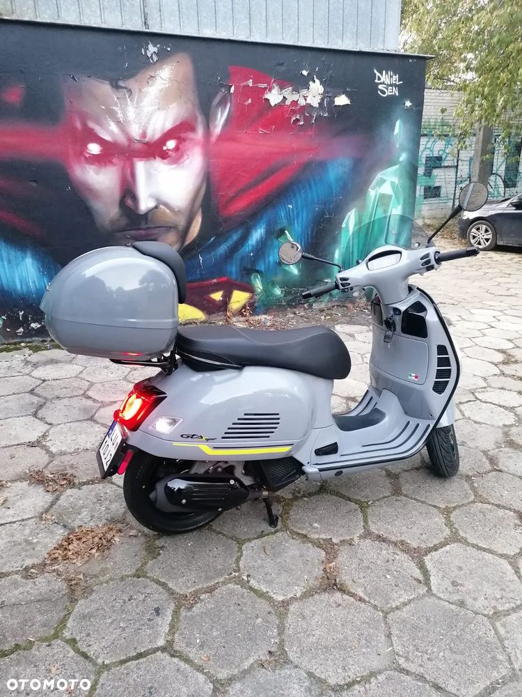 Piaggio Vespa - 9