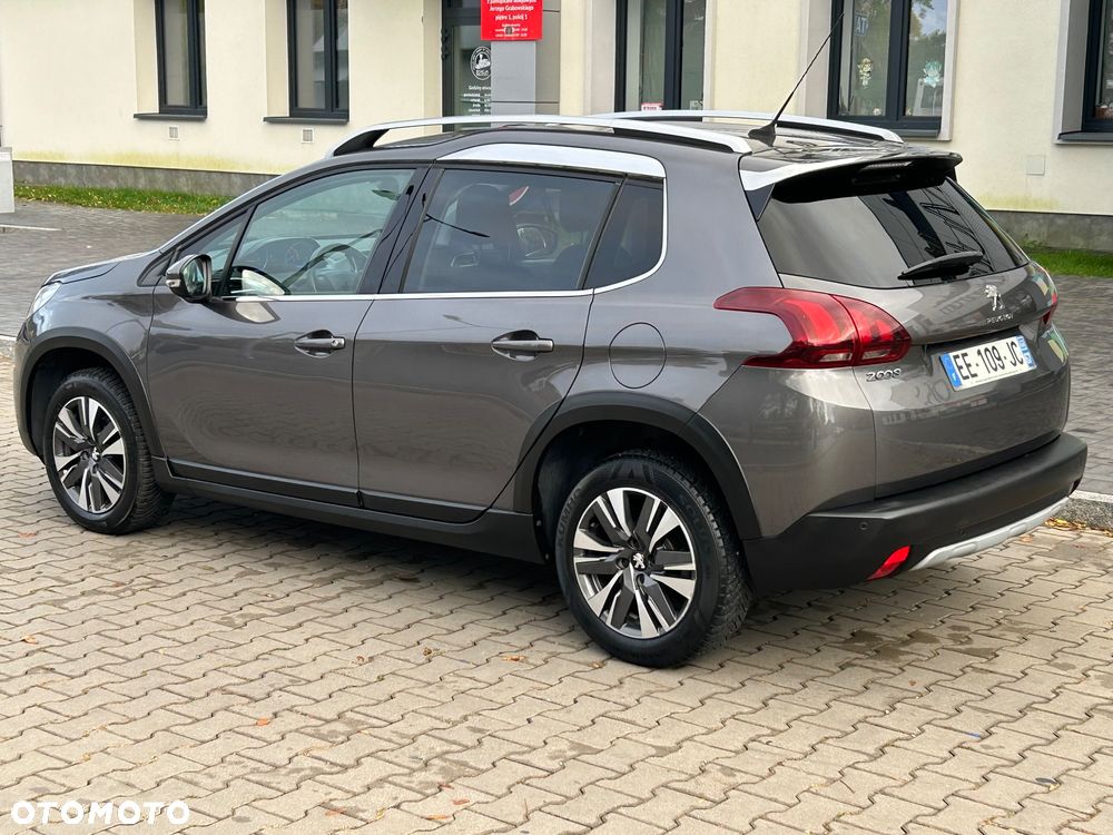 Peugeot 2008 1.2 Pure Tech Allure S&S - 11